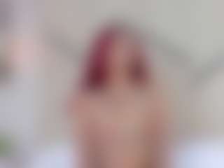 Live cam show with Lia - Squirt Mature on Big Tits
