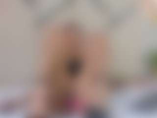 Lia's Live Sex Cam Show