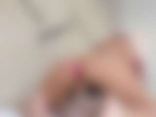 Live cam show with Lia - Tease on Dolls Live