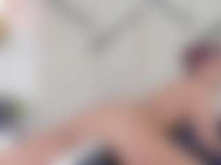 Live cam show with Lia - Hairy Pussy Brown Hair on Lustler