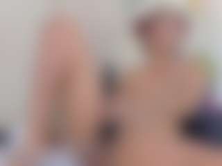 Live cam show with Lia - Lovense Brown Hair on infinitiblacc.com