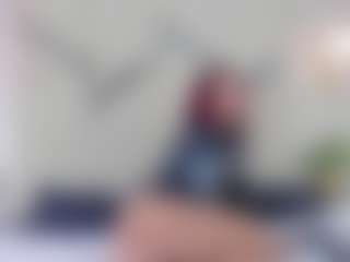 Live cam show with Lia - Striptease on eurowanks.com