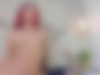Live cam show with Lia - Shaved Pussy Teen (18+) on sexytreat.net