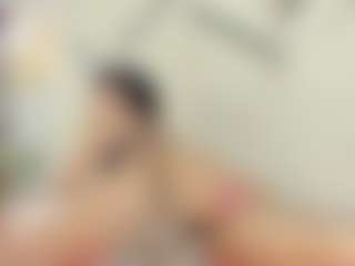 Live cam show with Lia - Dildo Or Vibrator on livesuperchat.net
