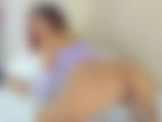Live cam show with Lia - Shaved Pussy on Soda Cam