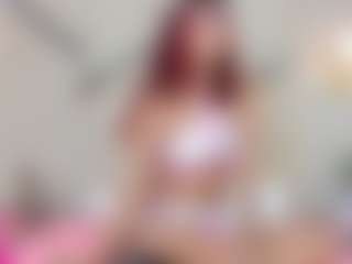 Live cam show with Lia - Hairy Pussy on Camsoda