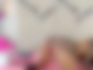 Live cam show with Lia - Teen (18+) on Camsoda