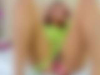 Live cam show with Lia - Brown Eyes on Camsoda