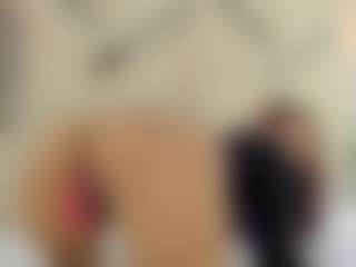 Live cam show with Lia - Oil on Milf Play