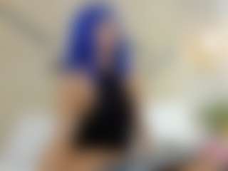 Live cam show with Lia - Brown Hair on AdultVida.com