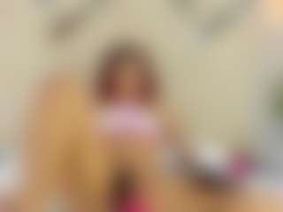 Live cam show with Lia - Shaved Pussy MILF on CSO-WL