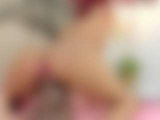 Live cam show with Lia - Tease on Camsoda