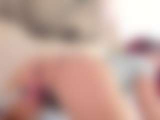 Live cam show with Lia - Red Hair Young Adult on madthumbs