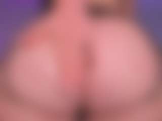 Live cam show with Perla-hott1 - Nipple Piercings on mypornchat.com
