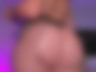 Live cam show with Perla-hott1 - Red Hair on TastyBlacksLive