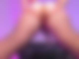 Live cam show with Perla-hott1 - Nipple Piercings on Milfs Live
