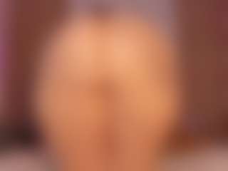 Live cam show with Perla-hott1 - Pornstar Bedroom on Mixed Magazine Live