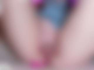 Live cam show with EllaSwert - Teen (18+) on makecum.org