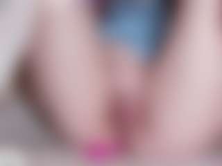 Live cam show with EllaSwert - Mature on xDating
