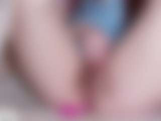 Live cam show with EllaSwert - White on Camsoda