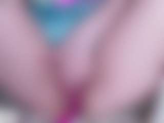 EllaSwert's Live Sex Cam Show
