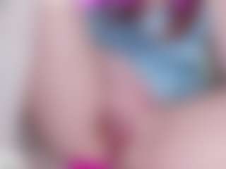 EllaSwert's Live Sex Cam Show