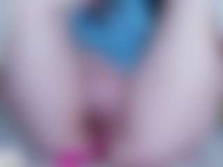 EllaSwert's Live Sex Cam Show