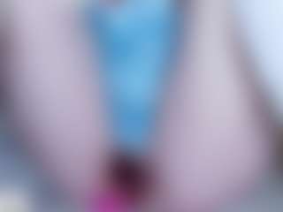 EllaSwert's Live Sex Cam Show