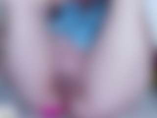 EllaSwert's Live Sex Cam Show