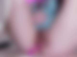 EllaSwert's Live Sex Cam Show