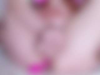 Live cam show with EllaSwert - Mature Toys on Camiplay Live