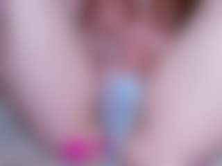 EllaSwert's Live Sex Cam Show