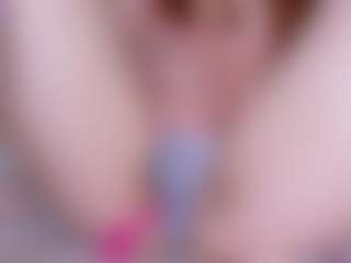 EllaSwert's Live Sex Cam Show