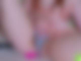 Live cam show with EllaSwert - Smoking on milfzrlive.com