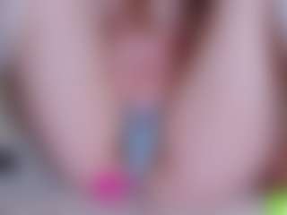 Live cam show with EllaSwert - Mature Young Adult on live18s.com