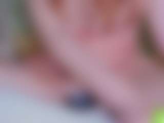 EllaSwert's Live Sex Cam Show