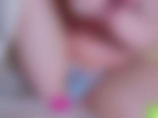 Live cam show with EllaSwert - Smoking on dropp.cam