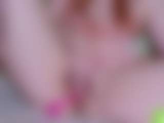 EllaSwert's Live Sex Cam Show