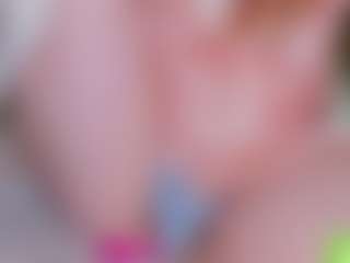 Live cam show with EllaSwert - Red Hair on Livezox