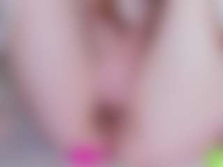 EllaSwert's Live Sex Cam Show