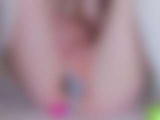 Live cam show with EllaSwert - White Teen (18+) on Camsoda