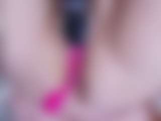 EllaSwert's Live Sex Cam Show