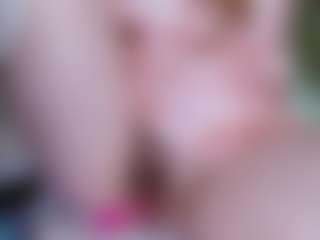 EllaSwert's Live Sex Cam Show
