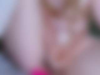 EllaSwert's Live Sex Cam Show