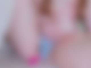 EllaSwertとのライブチャットショー - CamsodaのSmall Tits Teen (18+)