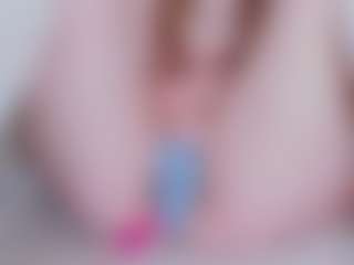 EllaSwert's Live Sex Cam Show
