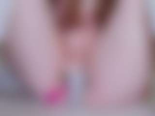Live cam show with EllaSwert - Average on Camiplay Live