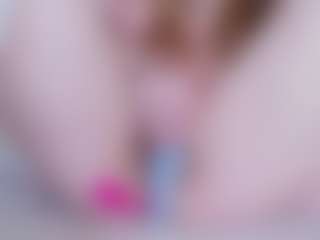 Live cam show with EllaSwert - Average on crypto-cams