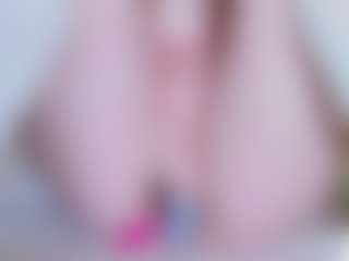 Live cam show with EllaSwert - Average on Camsoda