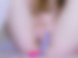 Live cam show with EllaSwert - Red Hair on makecum.org